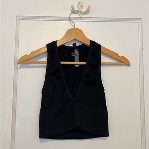 Urban Outfitters Out From Under Hailey Seamless Plunge Cropped Tank Top